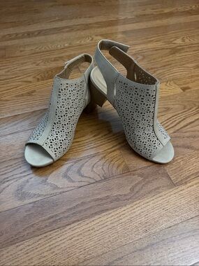 Laser-Cut Open-Toe Slingback Block Heels - Cream